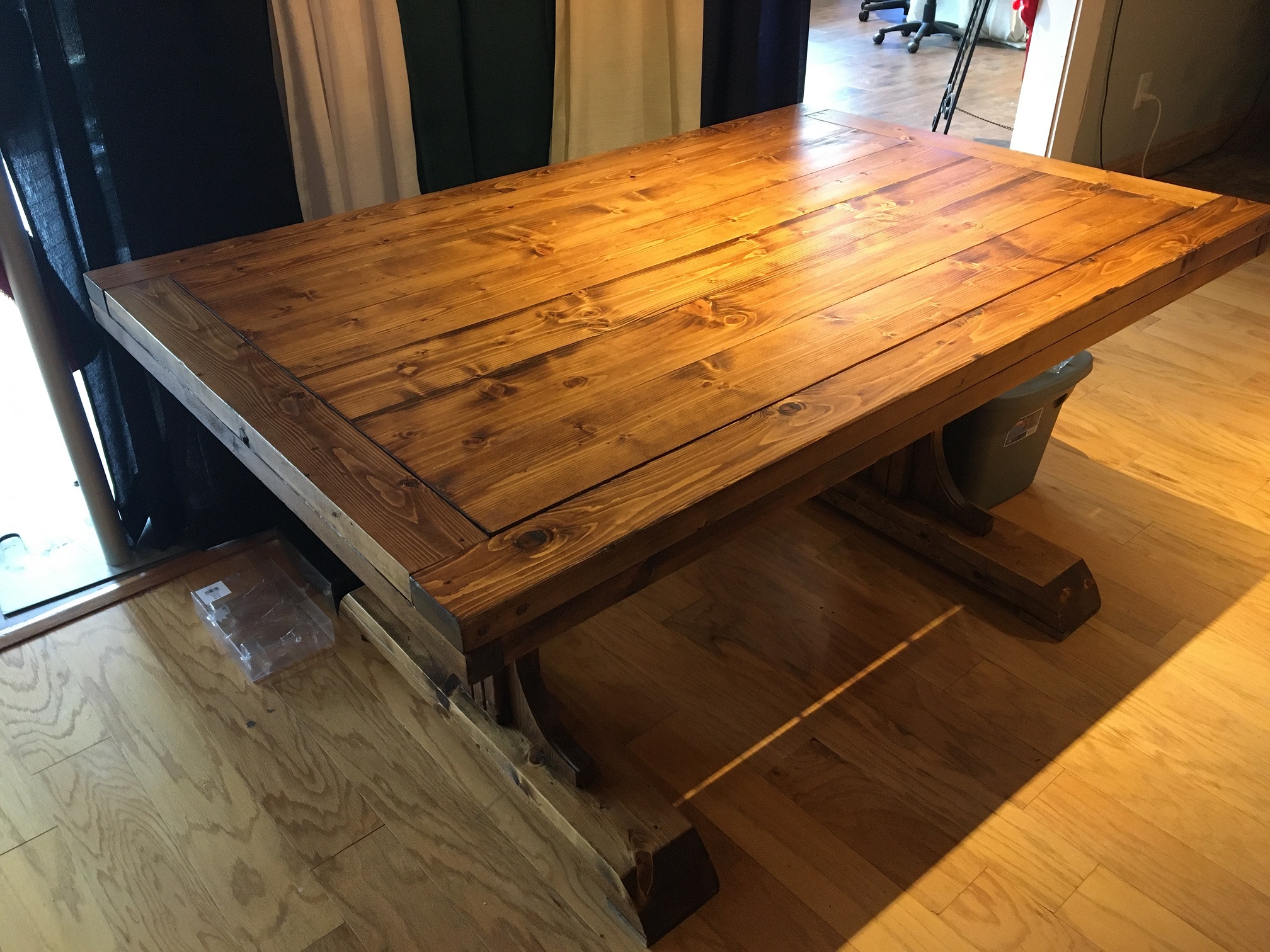 Sweetheart Farm Table - 40in x 60in